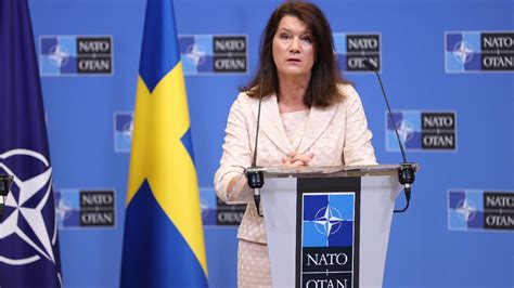 İ­s­v­e­ç­l­i­ ­D­ı­ş­i­ş­l­e­r­i­ ­B­a­k­a­n­ı­ ­ü­l­k­e­s­i­n­d­e­k­i­ ­S­o­l­ ­P­a­r­t­i­­n­i­n­ ­t­e­r­ö­r­ ­ö­r­g­ü­t­ü­ ­p­r­o­p­a­g­a­n­d­a­s­ı­n­ı­ ­e­l­e­ş­t­i­r­d­i­